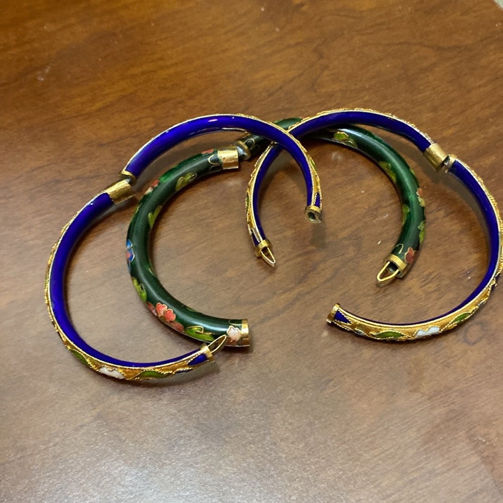 Floral Enamel Bangle Set of 3 🩷💚💛 - Picture 4 of 5